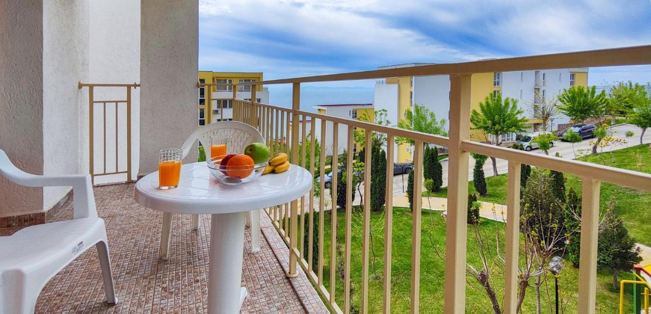 Crown And Imperial Apartments Sveti Vlas Εξωτερικό φωτογραφία