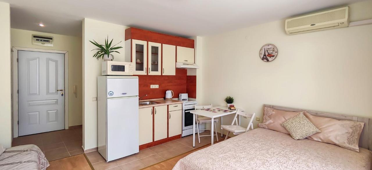 Crown And Imperial Apartments Sveti Vlas Εξωτερικό φωτογραφία