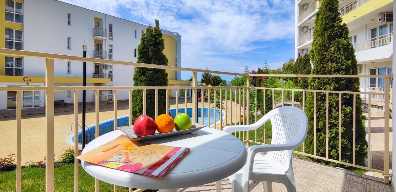 Crown And Imperial Apartments Sveti Vlas Εξωτερικό φωτογραφία