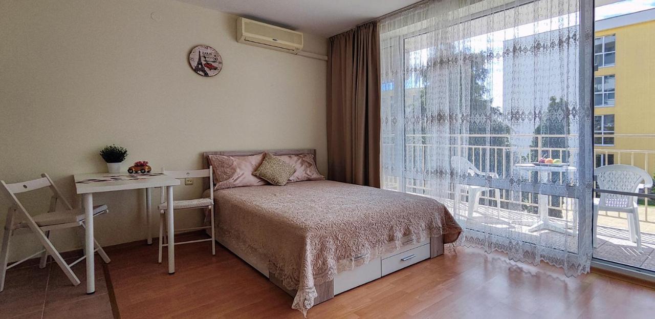 Crown And Imperial Apartments Sveti Vlas Εξωτερικό φωτογραφία
