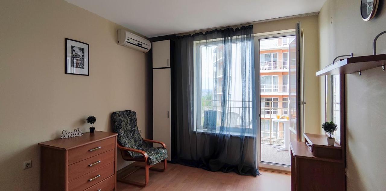 Crown And Imperial Apartments Sveti Vlas Εξωτερικό φωτογραφία