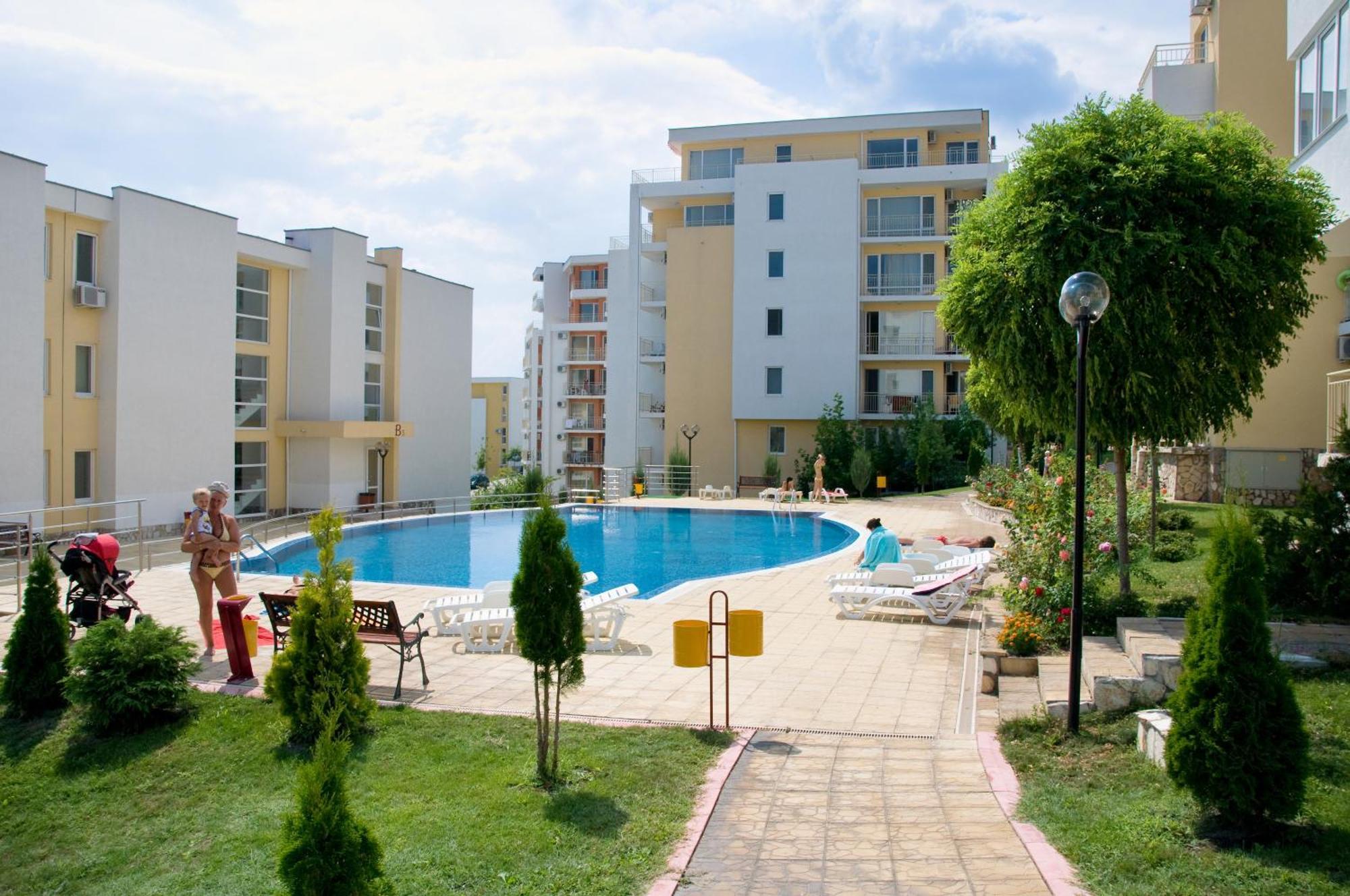 Crown And Imperial Apartments Sveti Vlas Εξωτερικό φωτογραφία
