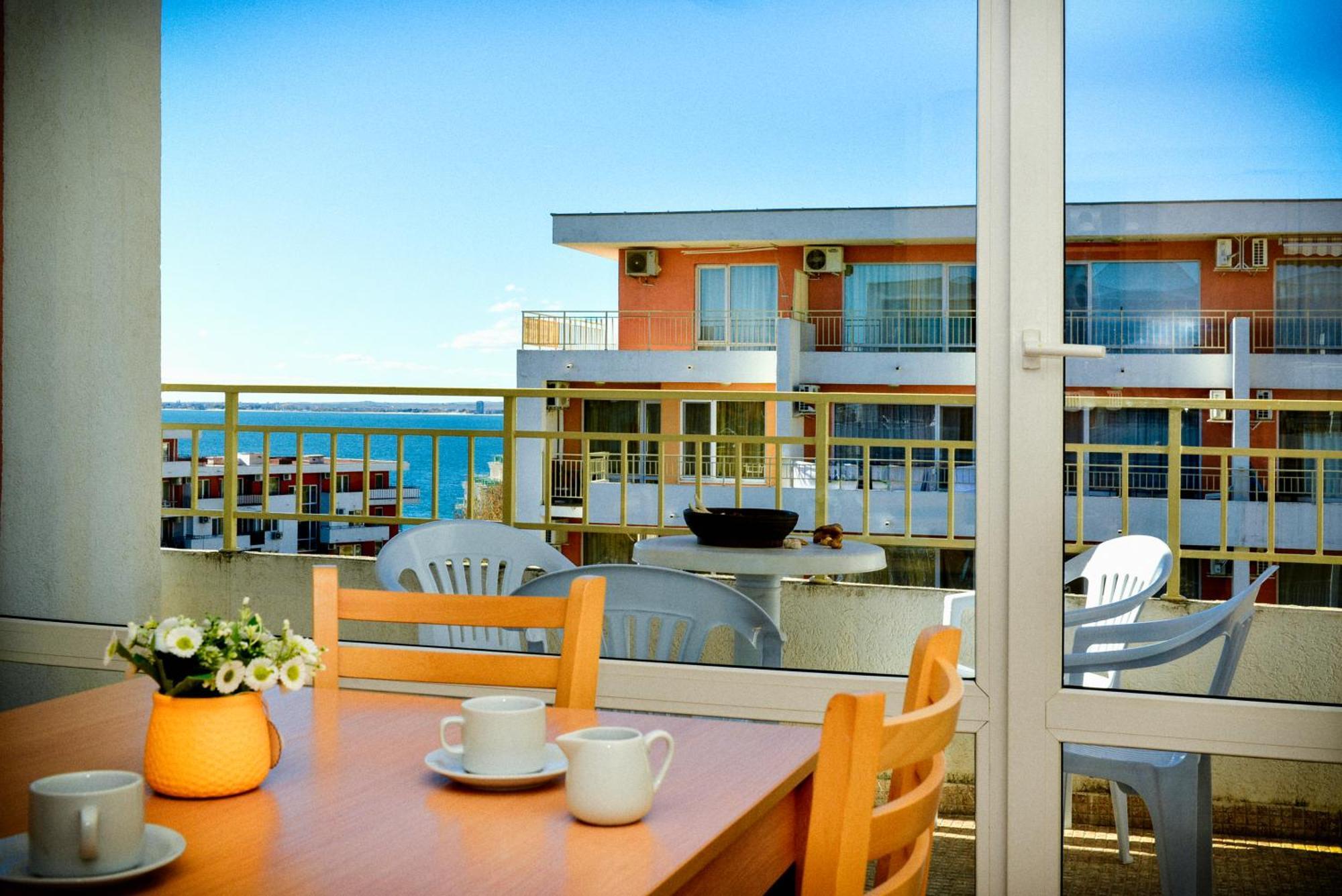 Crown And Imperial Apartments Sveti Vlas Εξωτερικό φωτογραφία