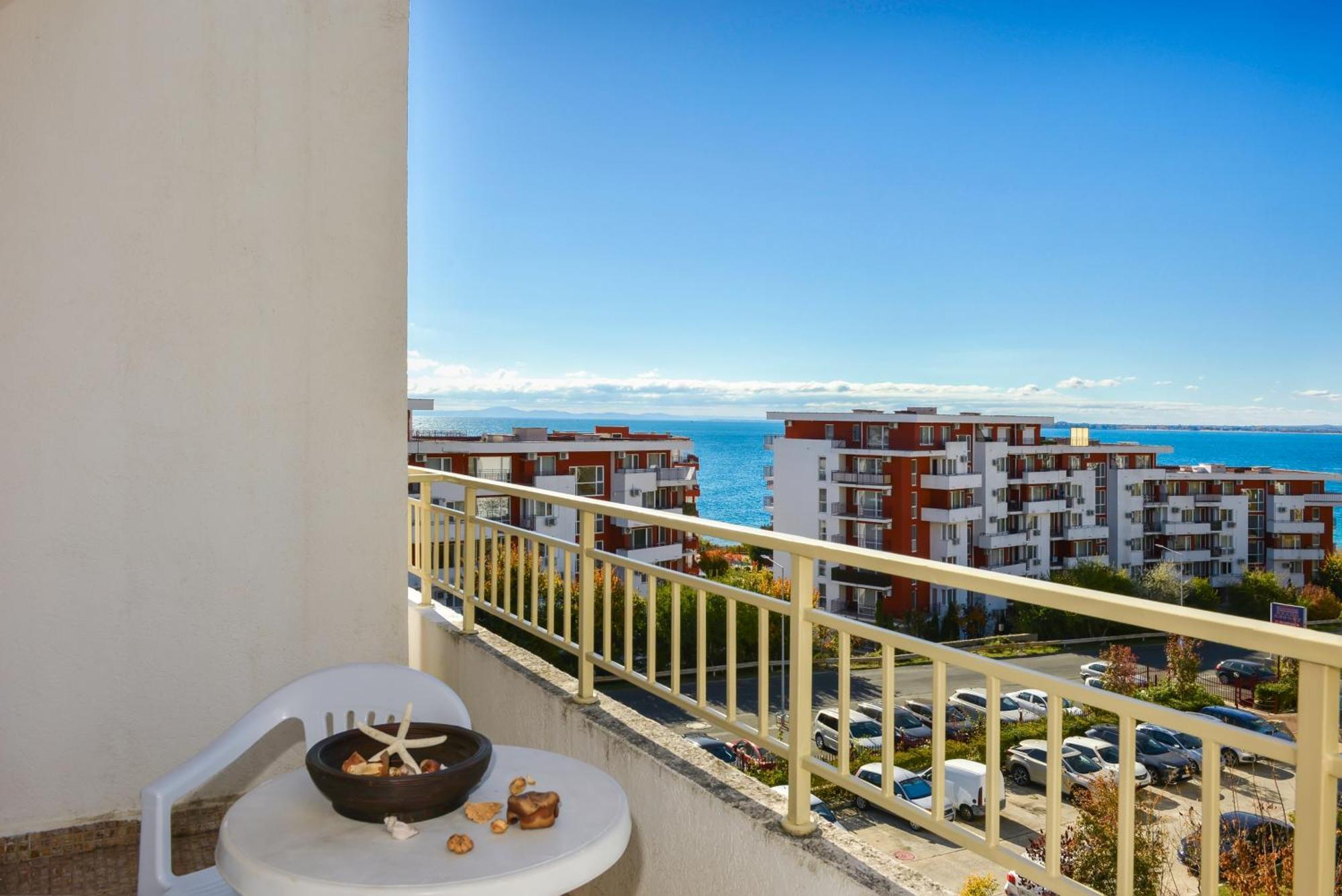 Crown And Imperial Apartments Sveti Vlas Εξωτερικό φωτογραφία