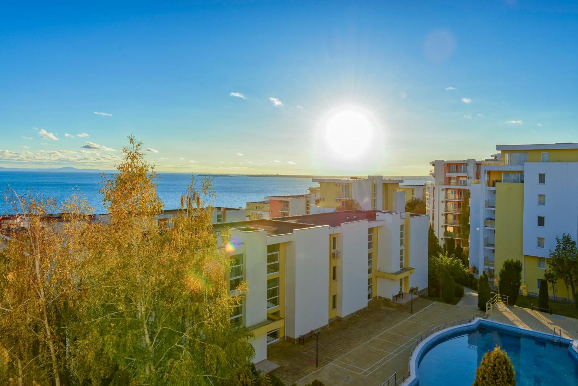 Crown And Imperial Apartments Sveti Vlas Εξωτερικό φωτογραφία