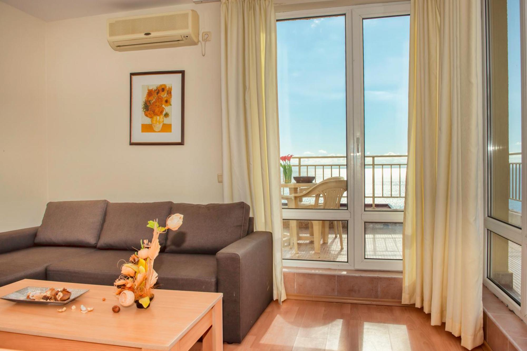 Crown And Imperial Apartments Sveti Vlas Εξωτερικό φωτογραφία