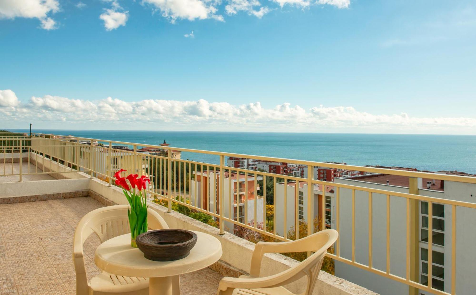 Crown And Imperial Apartments Sveti Vlas Εξωτερικό φωτογραφία