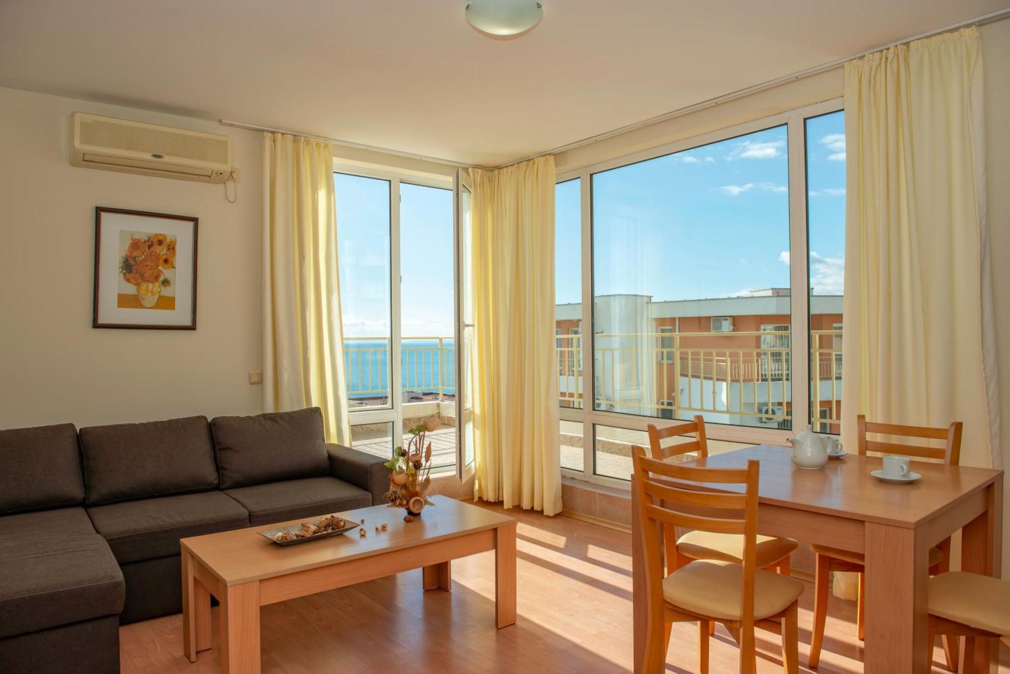 Crown And Imperial Apartments Sveti Vlas Εξωτερικό φωτογραφία