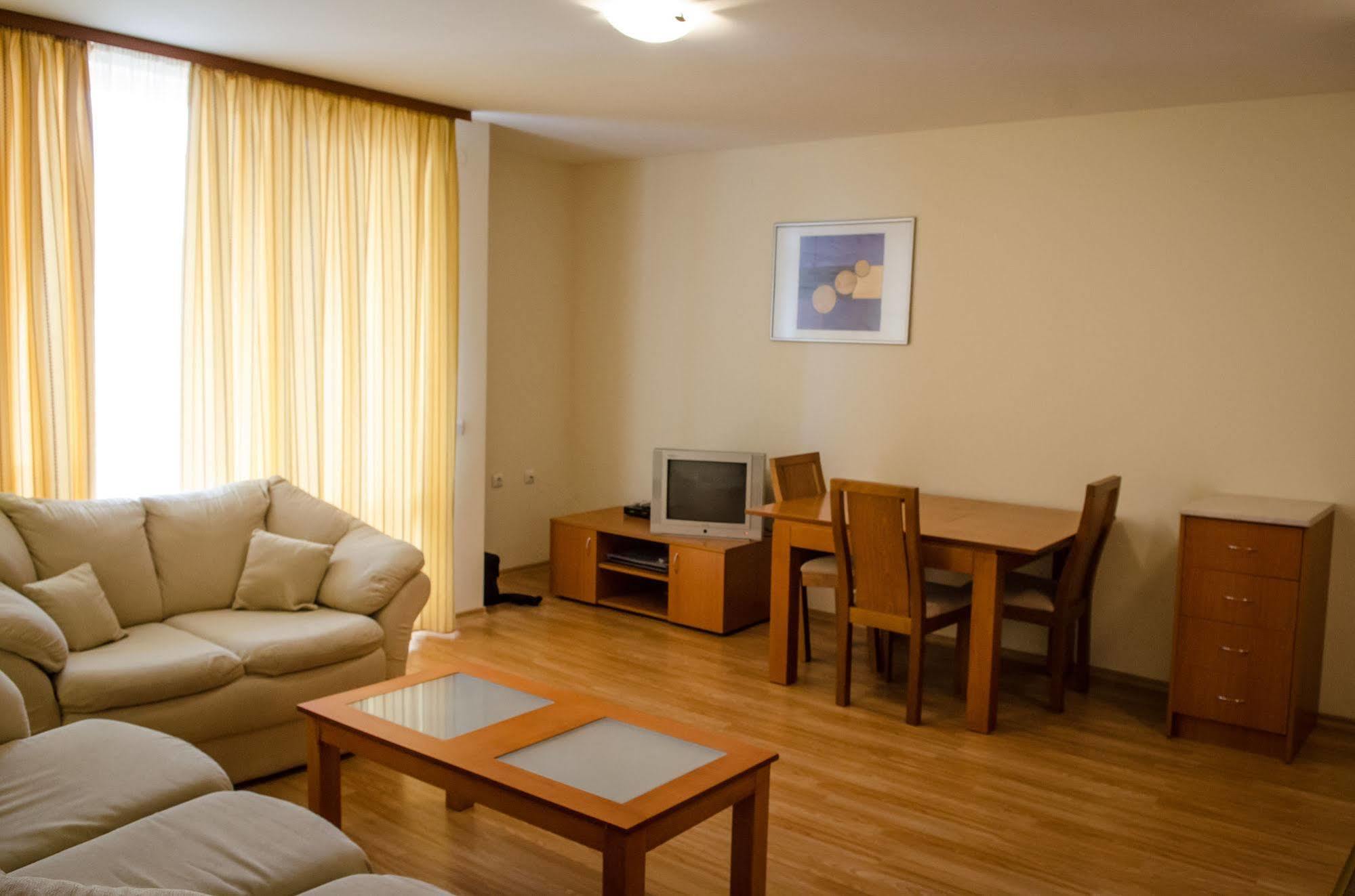 Crown And Imperial Apartments Sveti Vlas Εξωτερικό φωτογραφία