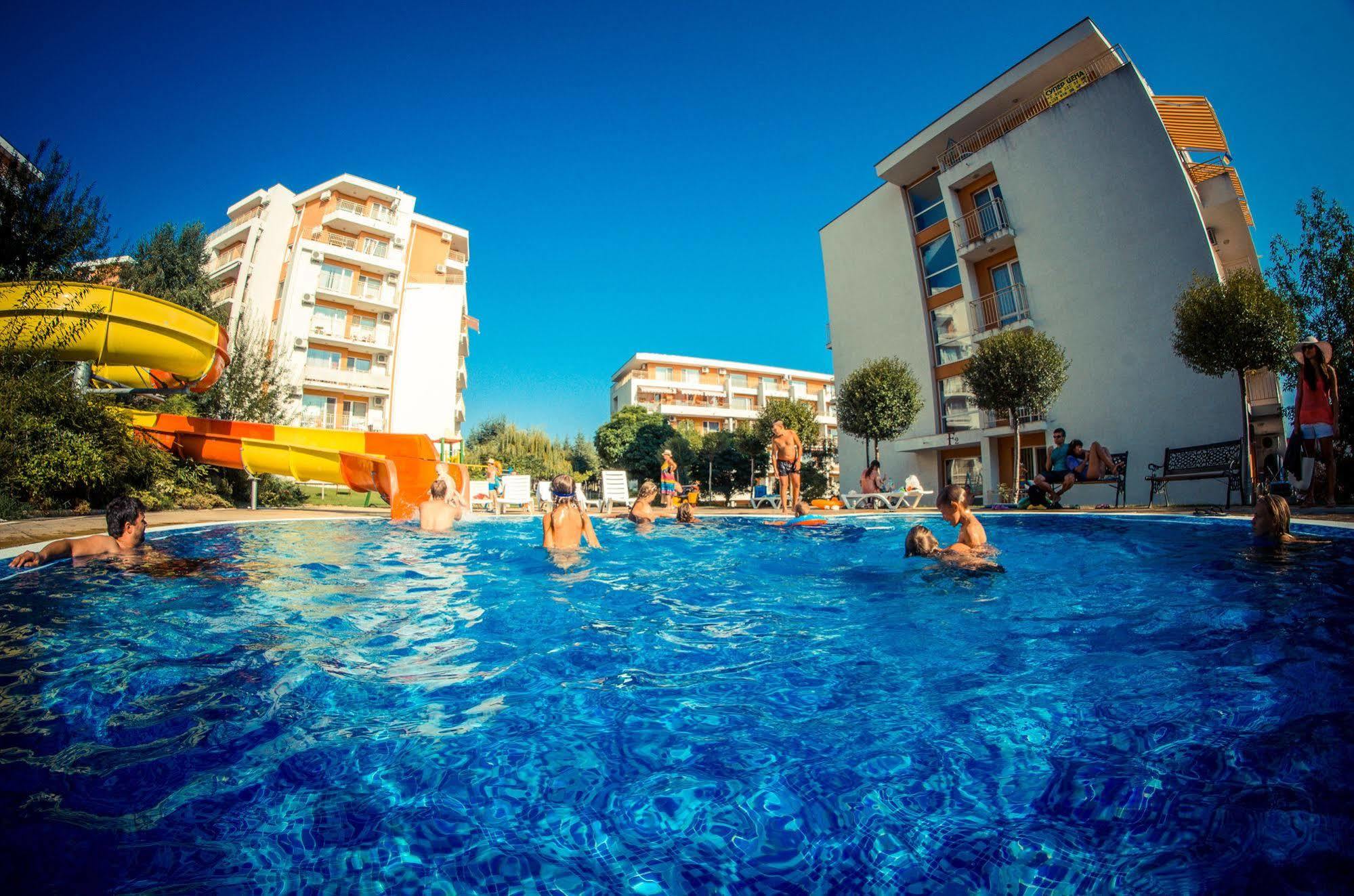 Crown And Imperial Apartments Sveti Vlas Εξωτερικό φωτογραφία