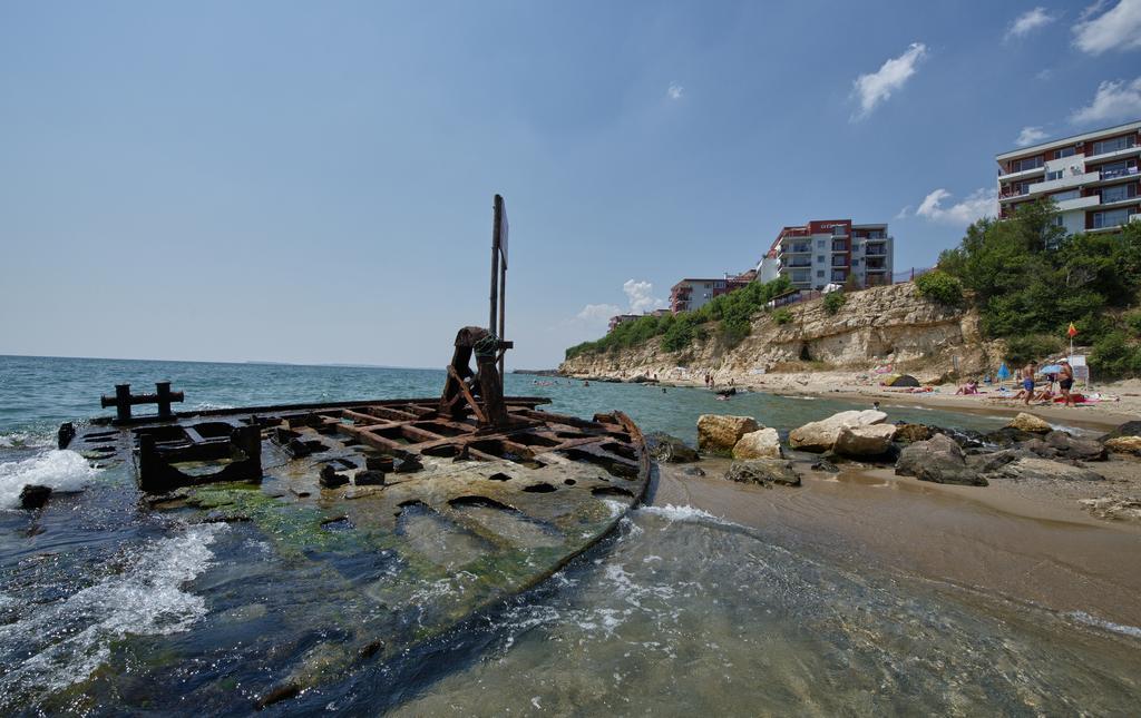Crown And Imperial Apartments Sveti Vlas Εξωτερικό φωτογραφία